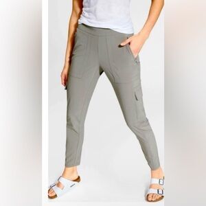 Athleta Women’s Chelsea Cargo Pant Pull On Lightweight Elastic Waist Size 6